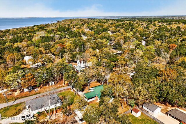 1500 Deer Street, Ocean Springs, MS 39564