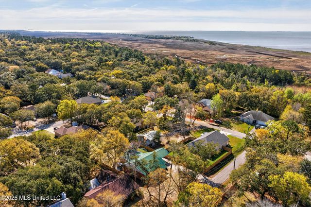 1500 Deer Street, Ocean Springs, MS 39564