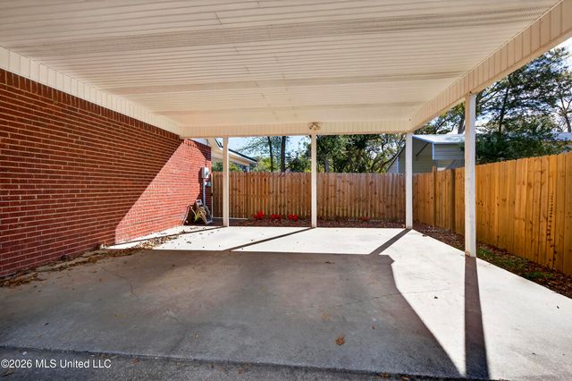 1500 Deer Street, Ocean Springs, MS 39564