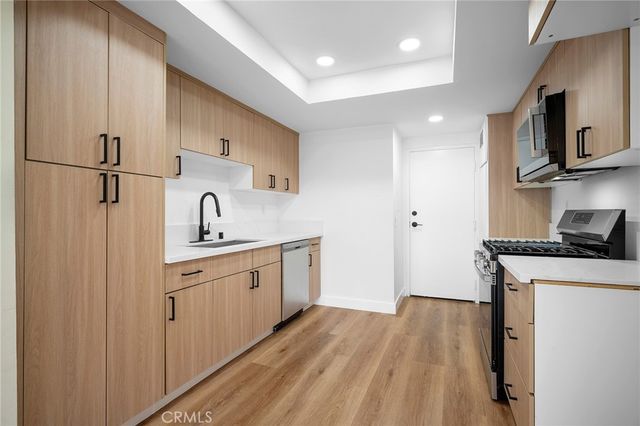8601 Sunland Boulevard 5, Sun Valley, CA 91352