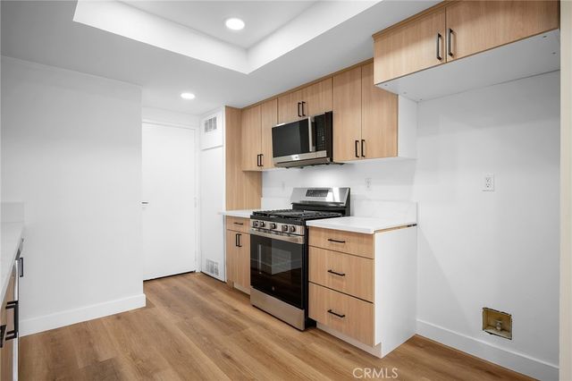 8601 Sunland Boulevard 5, Sun Valley, CA 91352