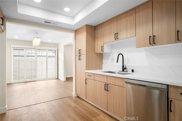 8601 Sunland Boulevard 5, Sun Valley, CA 91352
