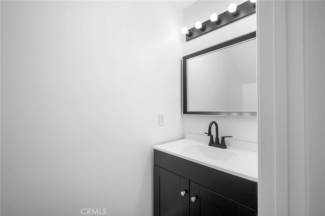 8601 Sunland Boulevard 5, Sun Valley, CA 91352