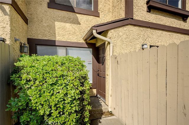 8601 Sunland Boulevard 5, Sun Valley, CA 91352