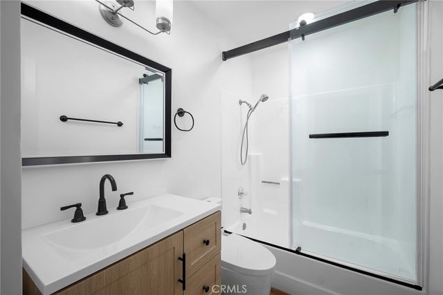 8601 Sunland Boulevard 5, Sun Valley, CA 91352