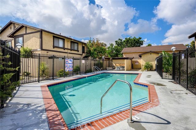 8601 Sunland Boulevard 5, Sun Valley, CA 91352
