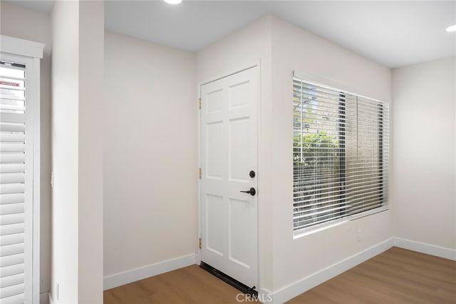 8601 Sunland Boulevard 5, Sun Valley, CA 91352