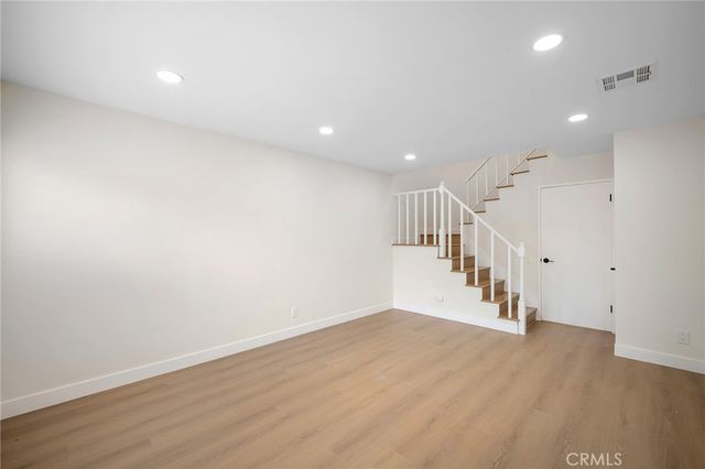 8601 Sunland Boulevard 5, Sun Valley, CA 91352