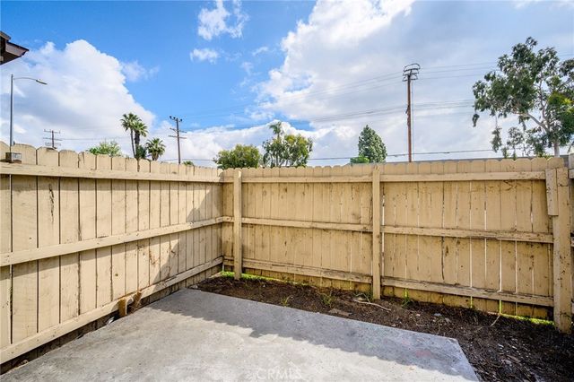 8601 Sunland Boulevard 5, Sun Valley, CA 91352