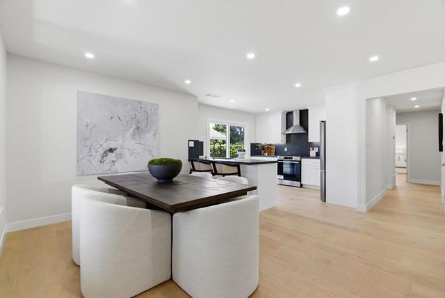 937 W Washington Avenue, Sunnyvale, CA 94086