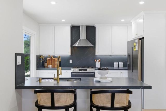 937 W Washington Avenue, Sunnyvale, CA 94086