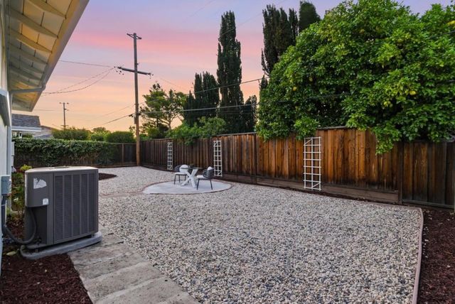 937 W Washington Avenue, Sunnyvale, CA 94086