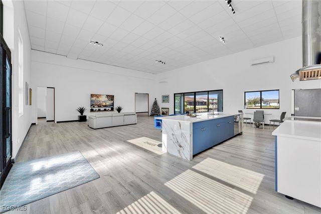 2405 SW 32nd ST, Cape Coral, FL 33914