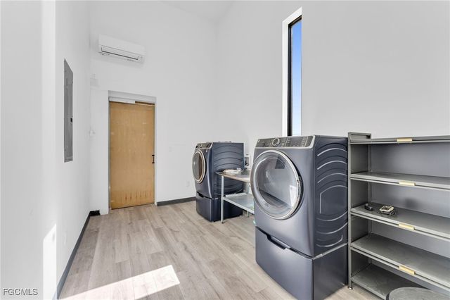 2405 SW 32nd ST, Cape Coral, FL 33914