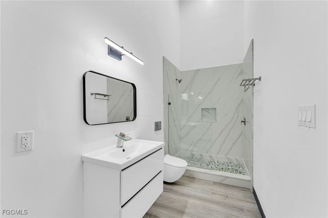 2405 SW 32nd ST, Cape Coral, FL 33914