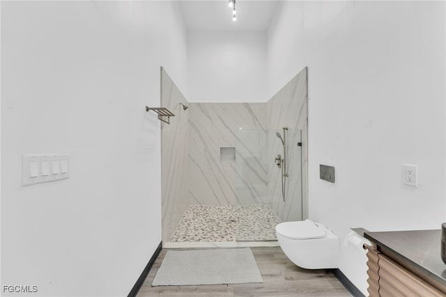 2405 SW 32nd ST, Cape Coral, FL 33914