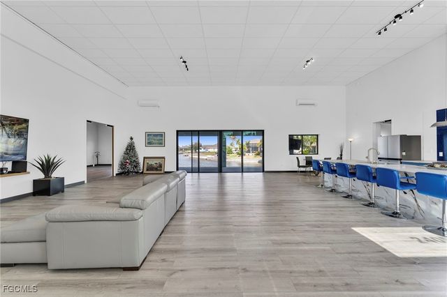 2405 SW 32nd ST, Cape Coral, FL 33914