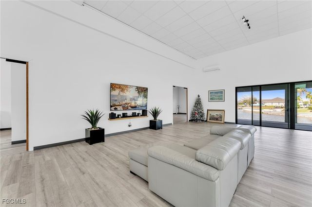 2405 SW 32nd ST, Cape Coral, FL 33914