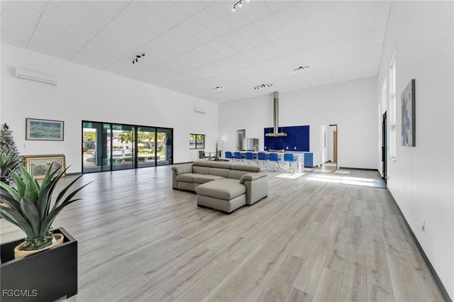 2405 SW 32nd ST, Cape Coral, FL 33914