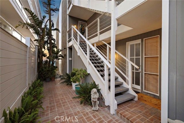 647 Sleepy Hollow, Laguna Beach, CA 92651