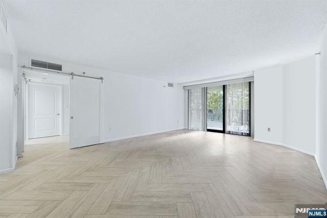 245 Prospect Avenue 3D, Hackensack, NJ 07601