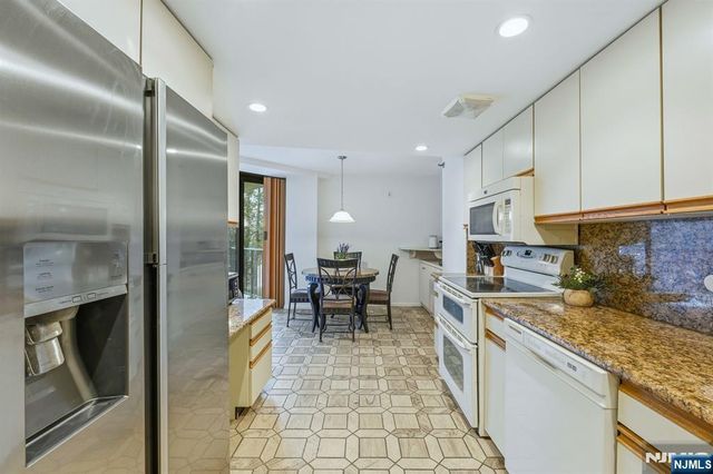 245 Prospect Avenue 3D, Hackensack, NJ 07601