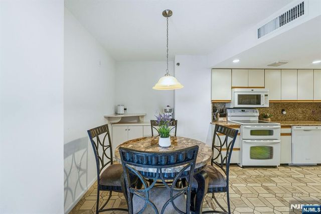 245 Prospect Avenue 3D, Hackensack, NJ 07601