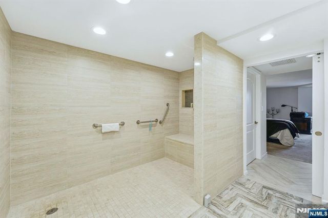 245 Prospect Avenue 3D, Hackensack, NJ 07601