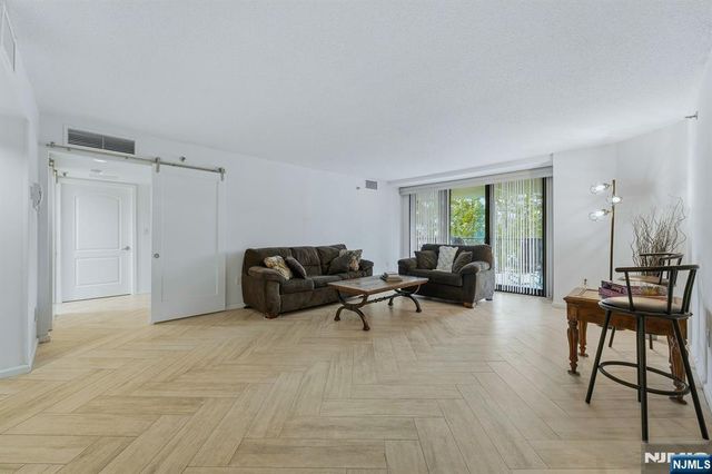 245 Prospect Avenue 3D, Hackensack, NJ 07601