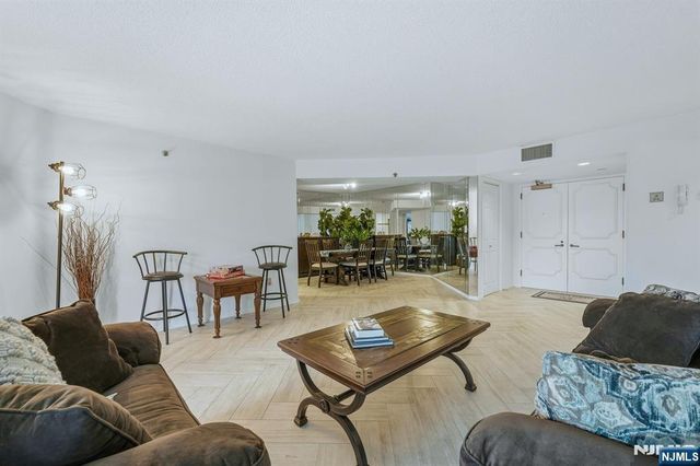 245 Prospect Avenue 3D, Hackensack, NJ 07601