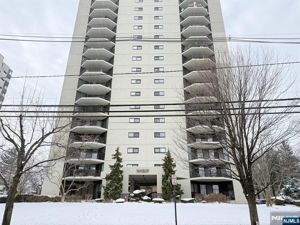 245 Prospect Avenue 3D, Hackensack, NJ 07601