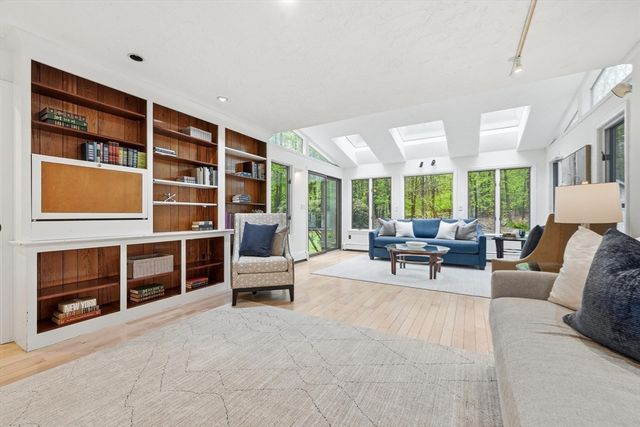 29 Dewey Rd, Lexington, MA 02420