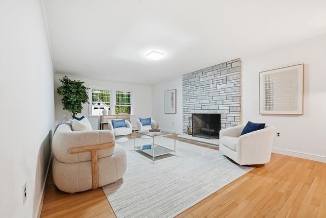 29 Dewey Rd, Lexington, MA 02420