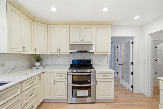 29 Dewey Rd, Lexington, MA 02420