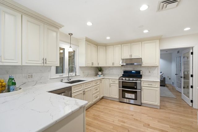 29 Dewey Rd, Lexington, MA 02420