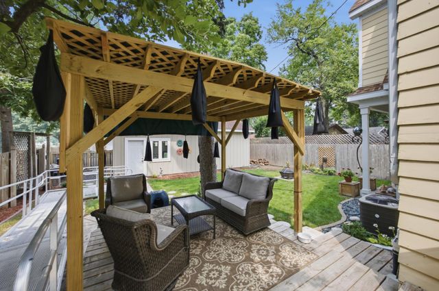 1202 4th Street N, Fargo, ND 58102