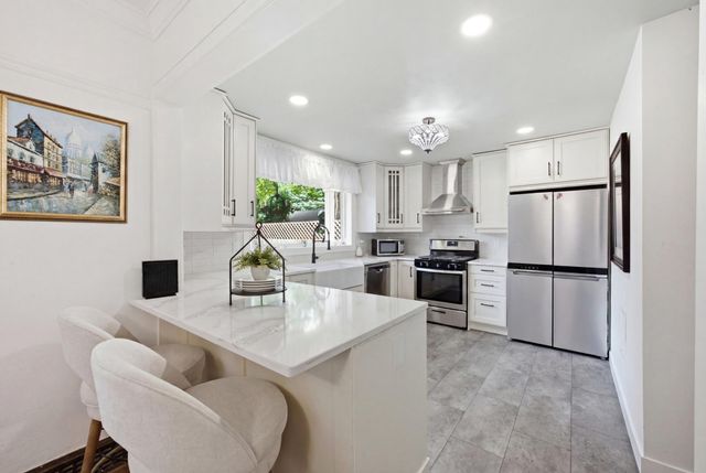1202 4th Street N, Fargo, ND 58102