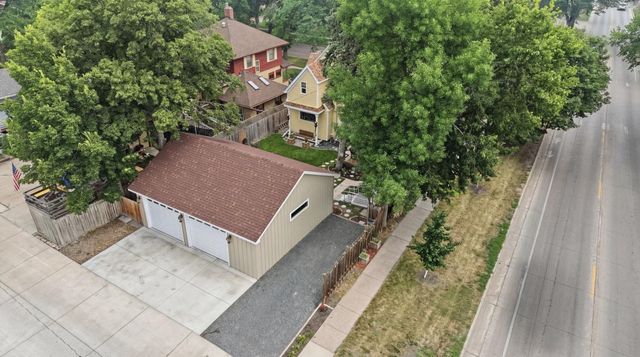 1202 4th Street N, Fargo, ND 58102