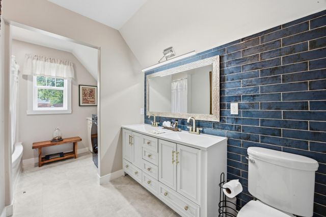 1202 4th Street N, Fargo, ND 58102
