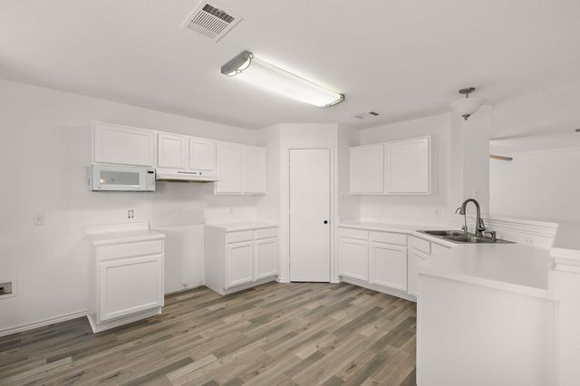 120 Wegstrom ST, Hutto, TX 78634