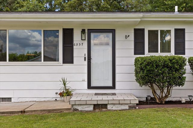6557 Esquire Lane, Hixson, TN 37343