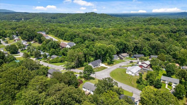 6557 Esquire Lane, Hixson, TN 37343
