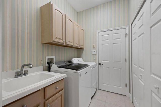 7212 SAINT GEORGES WAY, University Park, FL 34201