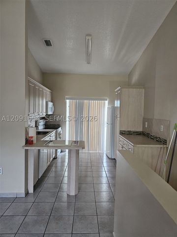 7532 W 20th Ave 202, Hialeah, FL 33016