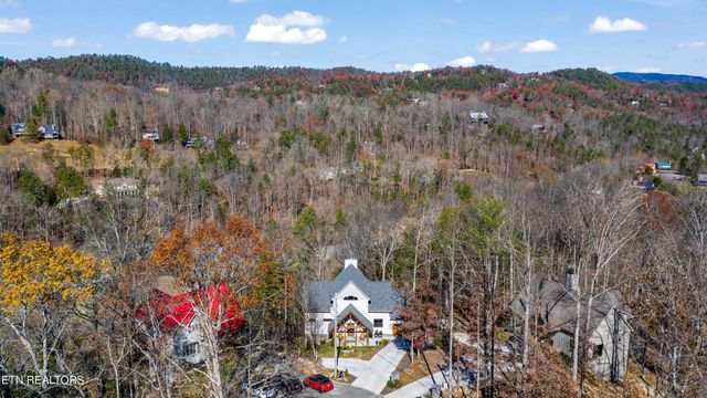 134 Fairway Circle, Townsend, TN 37882