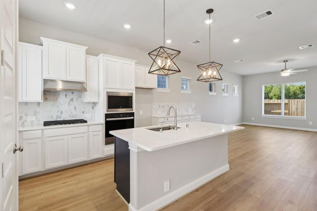 709 Topwater Trail, Kemah, TX 77565