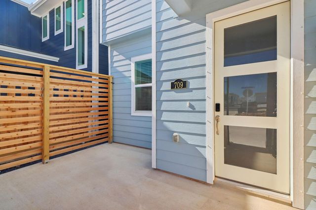 709 Topwater Trail, Kemah, TX 77565