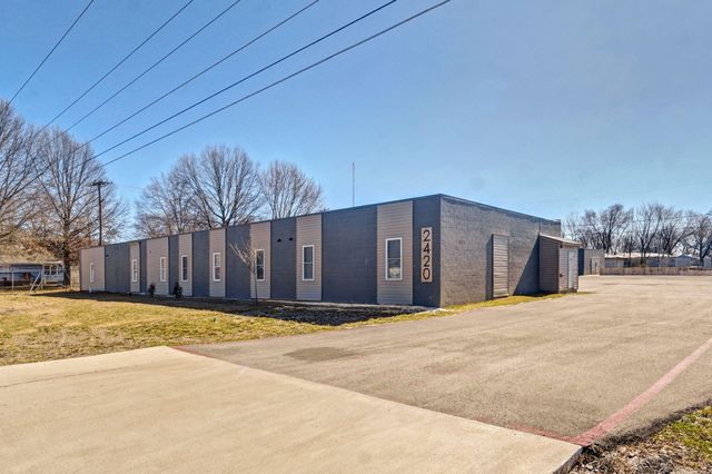 2420 E Blaine Street, Springfield, MO 65803