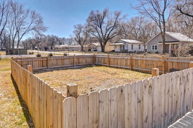 2420 E Blaine Street, Springfield, MO 65803