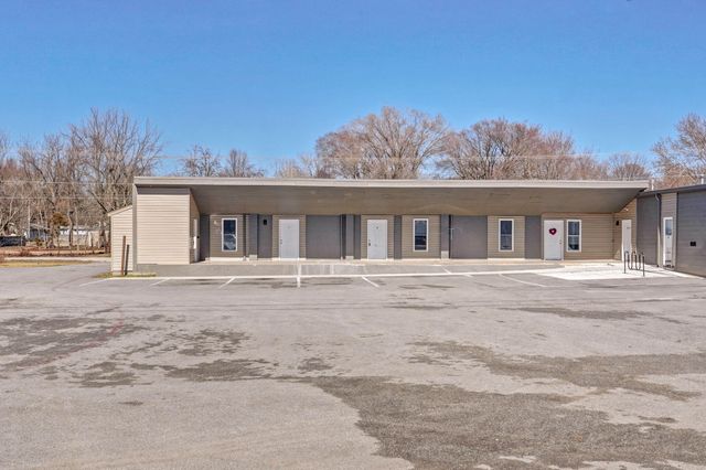 2420 E Blaine Street, Springfield, MO 65803